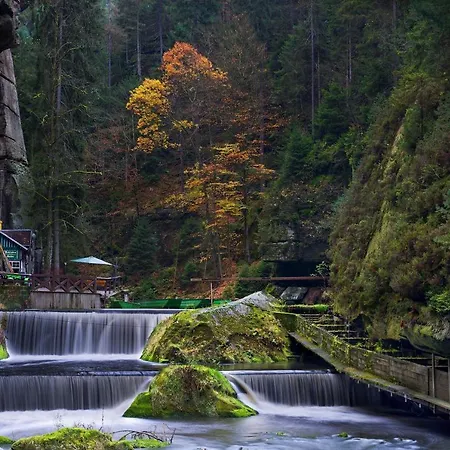 بيت ضيافة Mezna هرينسكو